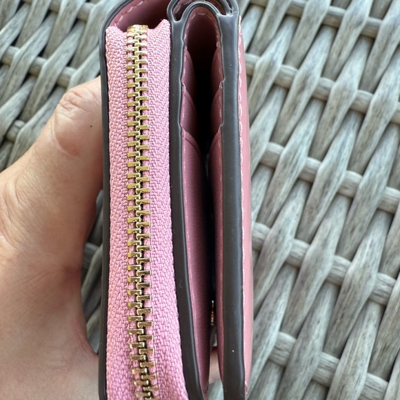 NWT Tory Burch Emerson Patent Leather Mini Wallet Pink with Gold Logo - Picture 3 of 9